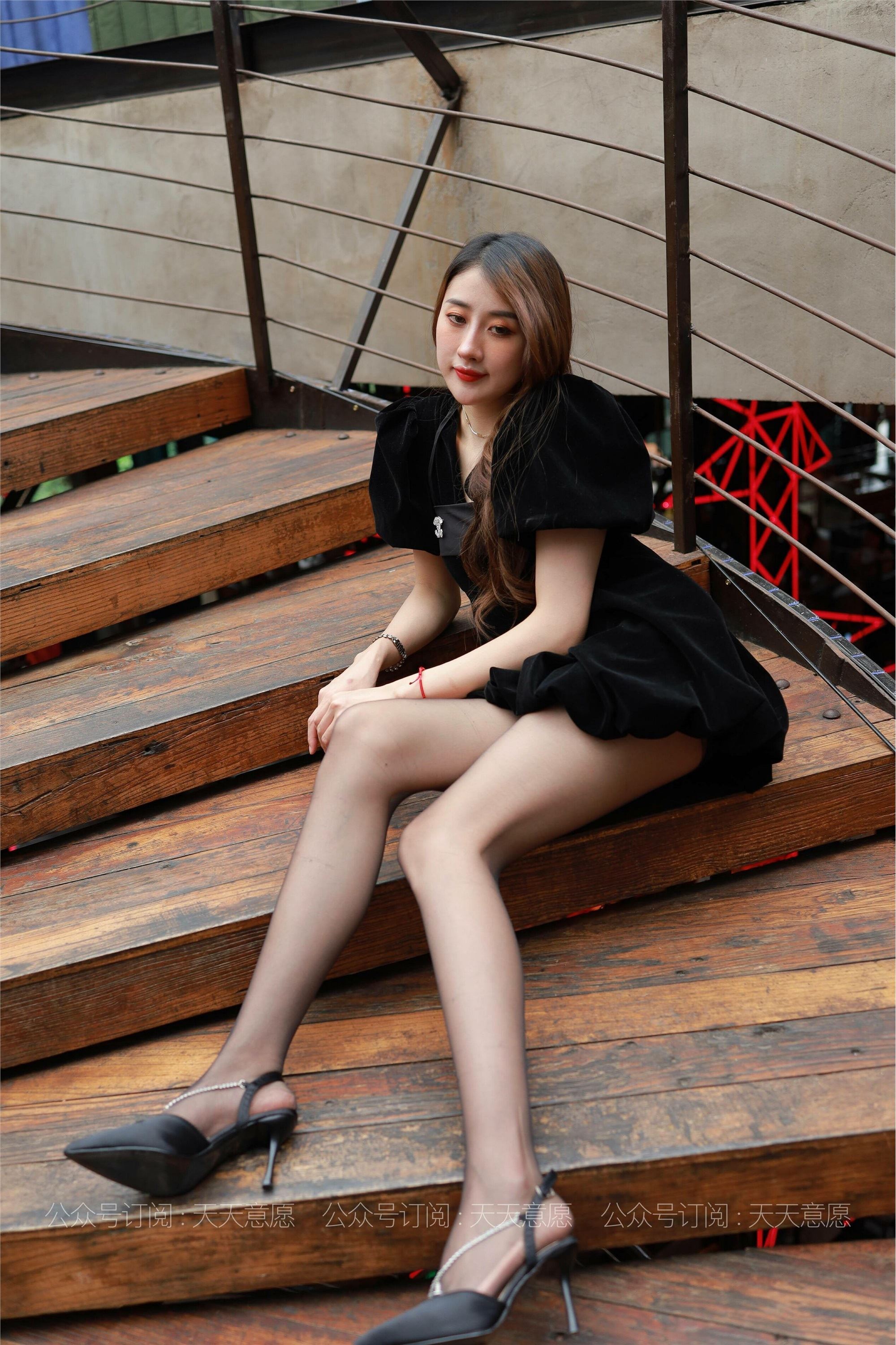 IESS异思趣向  2021.07.06 丝享家853：夏夏《长腿黑天鹅》